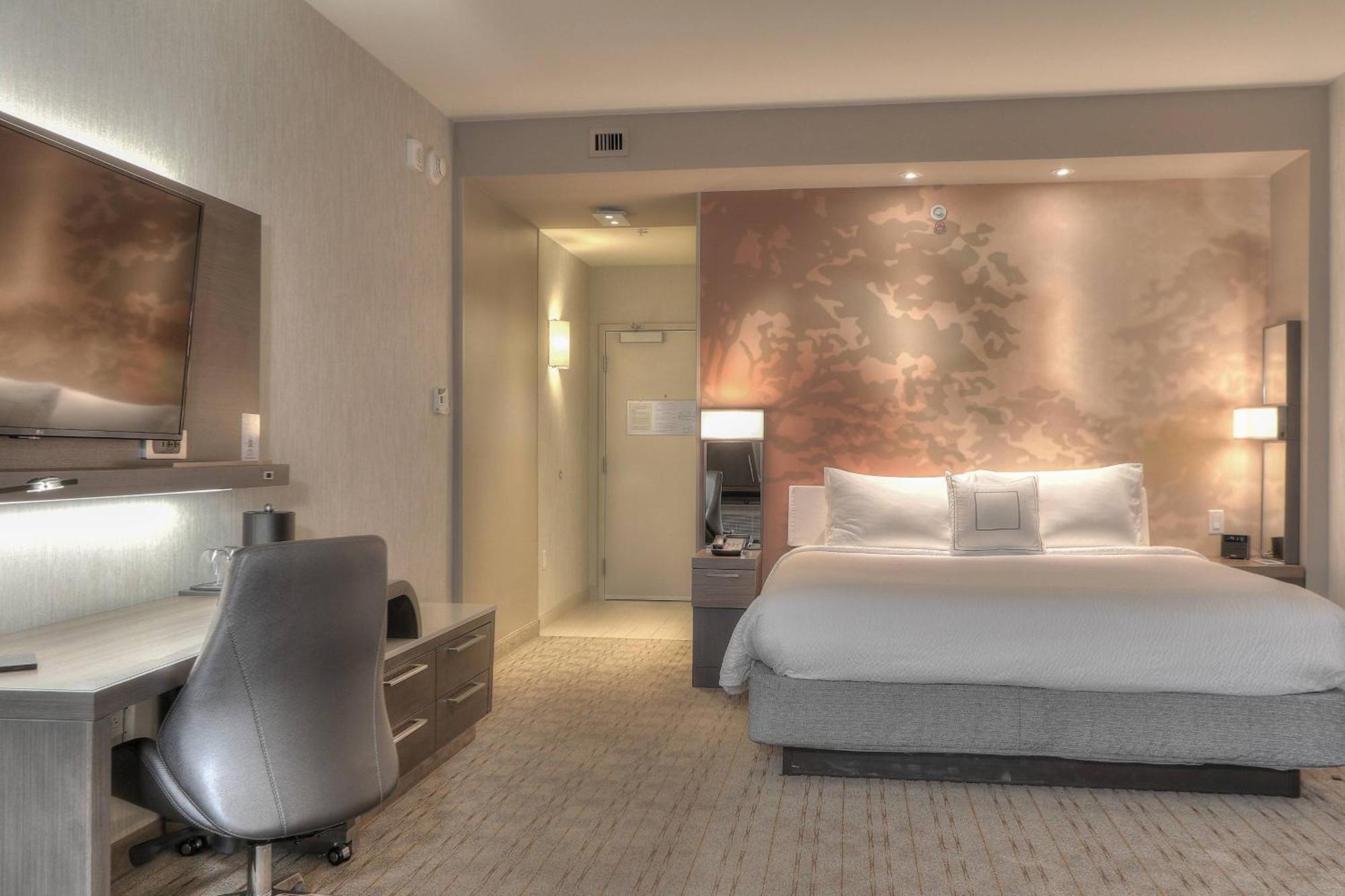 Hotel Courtyard By Marriott 3*
